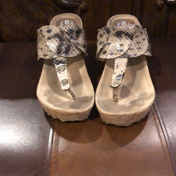 Dani Black Snake Print Wedge - Picture 3 of 6